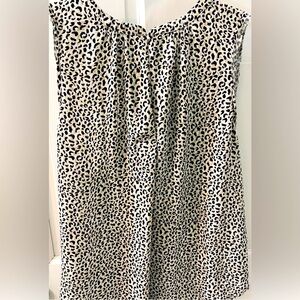 LOFT Animal Print top button keyhole front M knit work or casual wear